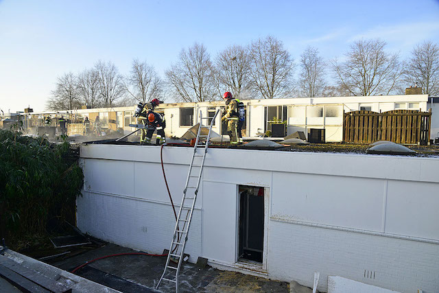 2018/47/20180218-09u01 GB 097 Zeer grote brand Jan van Gentstraat.jpg